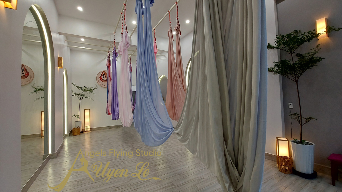 Studio Aerial Yoga tiêu chuẩn quốc tế